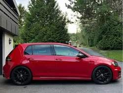 Röd Begagnad 2016 VW Golf VII R Halvkombi | 257 000 kr (Marknadspris)