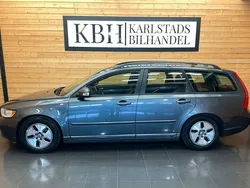 Grå Begagnad 2011 Volvo V50 Kinetic Kombi | 49 900 kr (Marknadspris)