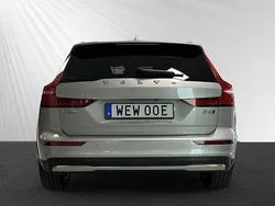 Silver Begagnad 2022 Volvo V60 CC Core Kombi | 369 900 kr (Marknadspris)