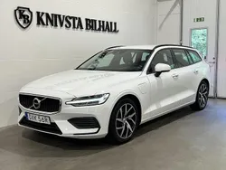 Vit Begagnad 2020 Volvo V60 Momentum Kombi | 248 900 kr (Marknadspris)