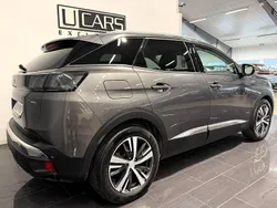 Grå (gråmetallic) Begagnad 2021 Peugeot 3008 Allure SUV | 259 800 kr (Bra pris)