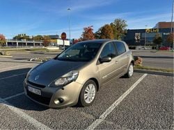 Brun Begagnad 2011 Renault Clio Halvkombi | 30 000 kr