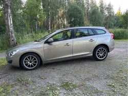 Brun Begagnad 2012 Volvo V60 Kinetic Kombi | 59 000 kr (Lite dyr)