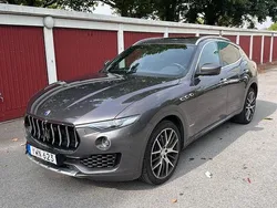 Grå Begagnad 2018 Maserati Levante SUV | 365 000 kr