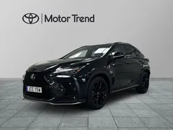 Svart Begagnad 2023 Lexus NX450h+ Sport Line SUV | 589 900 kr (Marknadspris)