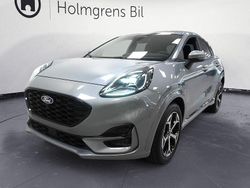Grå (solar silver metallic) Ny 2025 Ford Puma Gen-E ST-Line SUV | 332 400 kr (Marknadspris)