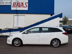 Vit Begagnad 2014 Toyota Auris Touring Sports Active Kombi | 74 900 kr (Marknadspris)