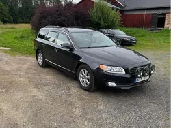 Grå Begagnad 2014 Volvo V70 Momentum Kombi | 105 000 kr (Marknadspris)