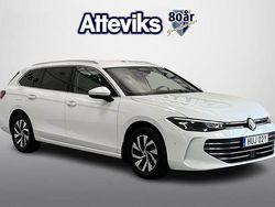 Vit Begagnad 2024 VW Passat Business Kombi | 338 900 kr (Dyr)