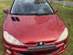 Röd Begagnad 2005 Peugeot 206 Halvkombi | 18 000 kr (Marknadspris)