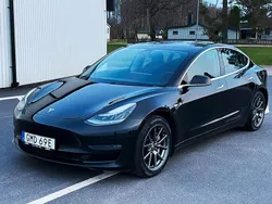 Svart Begagnad 2019 Tesla Model 3 Long Range Sedan | 269 900 kr