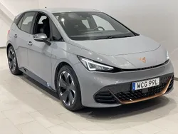 Ljusgrå (vapor grey) Begagnad 2022 Cupra Born Halvkombi | 254 900 kr (Marknadspris)