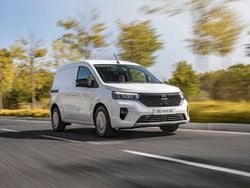 Vit Begagnad 2023 Nissan Townstar Tekna Minibuss | 537 938 kr