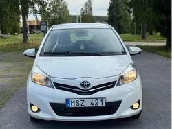 Vit Begagnad 2012 Toyota Yaris Active Halvkombi | 74 900 kr (Marknadspris)
