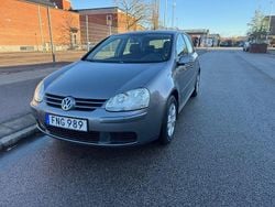 Grå Begagnad 2007 VW Golf V Trendline Halvkombi | 29 900 kr (Marknadspris)