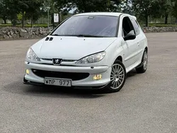 Vit Begagnad 2005 Peugeot 206 RC Halvkombi | 42 000 kr (Dyr)