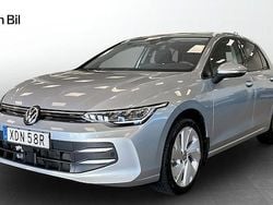 Silver Begagnad 2024 VW Golf VIII Life Halvkombi | 299 800 kr (Marknadspris)
