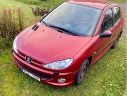 Röd Begagnad 2006 Peugeot 206 Halvkombi | 16 000 kr (Bra pris)