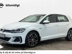Vit Begagnad 2017 VW Golf VII GTE Halvkombi | 204 900 kr (Marknadspris)