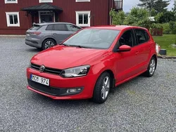 Röd Begagnad 2012 VW Polo Halvkombi | 72 000 kr (Marknadspris)