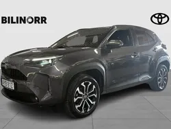 Mörkgrå (grå) Begagnad 2023 Toyota Yaris Cross Active SUV | 229 900 kr (Marknadspris)