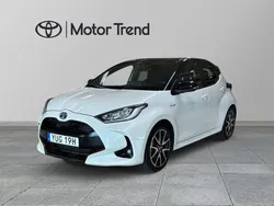 Vit Begagnad 2021 Toyota Yaris Hybrid Style Halvkombi | 215 000 kr (Marknadspris)