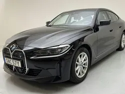 Svart Begagnad 2024 BMW i4 Sedan | 399 000 kr (Marknadspris)