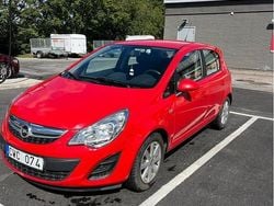 Röd Begagnad 2013 Opel Corsa Enjoy Halvkombi | 55 000 kr (Marknadspris)