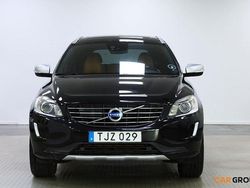 Svart Begagnad 2015 Volvo XC60 Executive SUV | 169 900 kr (Marknadspris)