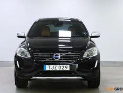 Svart Begagnad 2015 Volvo XC60 Executive SUV | 169 900 kr (Marknadspris)