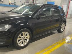 Svart Begagnad 2015 VW Golf VII Halvkombi | 75 000 kr
