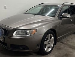 Grå Begagnad 2008 Volvo V70 Momentum Kombi | 52 900 kr (Marknadspris)