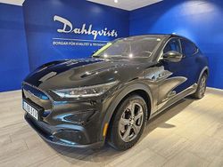 Svart Begagnad 2022 Ford Mustang Mach-E Standard Range SUV | 379 000 kr (Dyr)