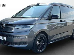 Grå (indiumgrå metallic) Ny 2025 VW T7 California Van | 1 115 900 kr (Lite dyr)