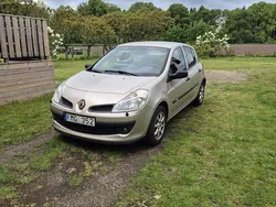 Grå Begagnad 2007 Renault Clio II Halvkombi | 25 000 kr (Marknadspris)
