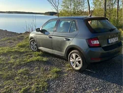 Grå Begagnad 2020 Skoda Fabia Style Halvkombi | 106 000 kr (Marknadspris)