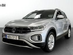 Silver (pyrit silver metallic) Begagnad 2024 VW T-Roc Life SUV | 319 900 kr (Lite dyr)