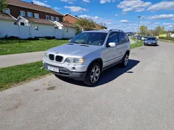 Grå Begagnad 2002 BMW X5 Sport Line SUV | 35 000 kr (Marknadspris)