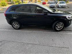 Svart Begagnad 2017 Volvo XC60 Momentum SUV | 175 000 kr (Bra pris)