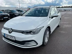 Vit Begagnad 2022 VW Golf VIII Sport Kombi | 269 000 kr (Marknadspris)