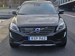 Svart Begagnad 2017 Volvo XC60 SUV | 175 000 kr (Marknadspris)