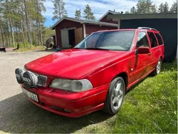 Röd Begagnad 2000 Volvo V70 Standard Kombi | 5 000 kr (Superpris)