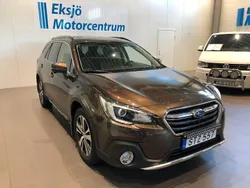 Ljusbrun ( oak brown pearl) Begagnad 2017 Subaru Outback SUV | 269 900 kr (Lite dyr)