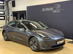 Mörkgrå Begagnad 2020 Tesla Model 3 Long Range AWD Sedan | 219 900 kr (Marknadspris)