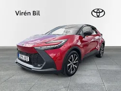 Röd Begagnad 2023 Toyota C-HR Style SUV | 399 000 kr (Marknadspris)
