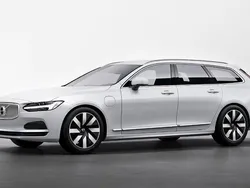 Vit Ny 2024 Volvo V90 Core Kombi | 554 900 kr (Marknadspris)
