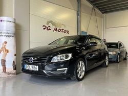 Svart Begagnad 2016 Volvo V60 Momentum Kombi | 149 900 kr (Marknadspris)