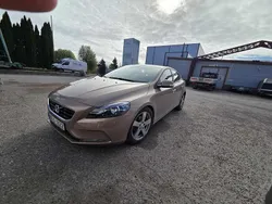 Brun Begagnad 2013 Volvo V40 Kinetic Kombi | 75 000 kr (Marknadspris)