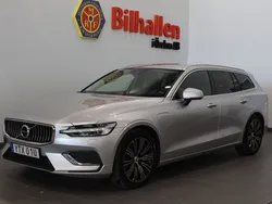 Silver Begagnad 2022 Volvo V60 Inscription Kombi | 299 000 kr (Superpris)