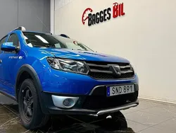 Ljusblå (blå) Begagnad 2015 Dacia Sandero Stepway Halvkombi | 44 900 kr (Superpris)